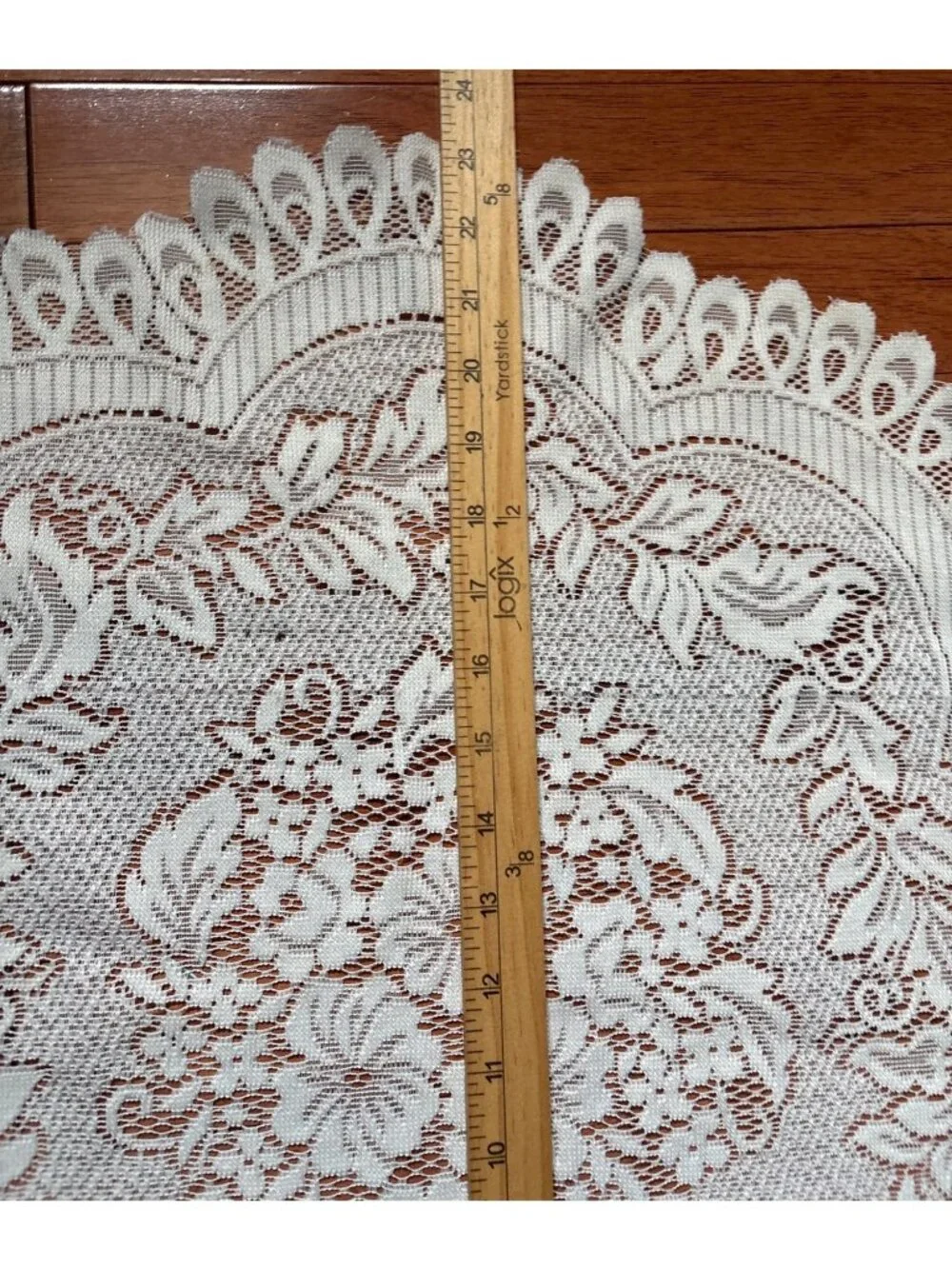 Elegant White Lace Floral Round Doily Table Topper 23